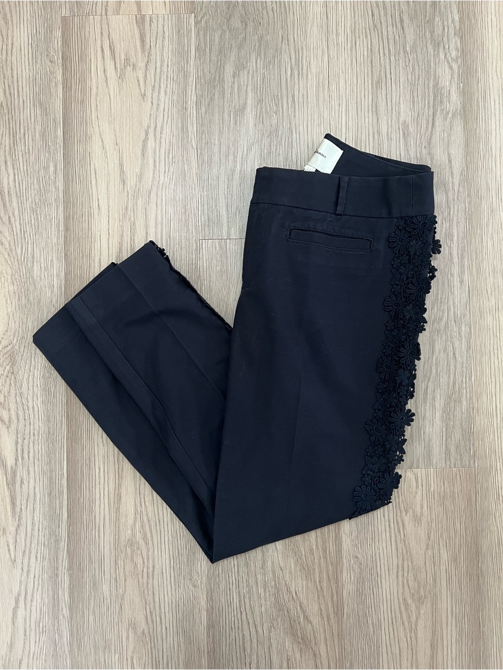 Elevenses Anthropologie Black Daisy Floral Lace Trim Ankle Pants Size 4